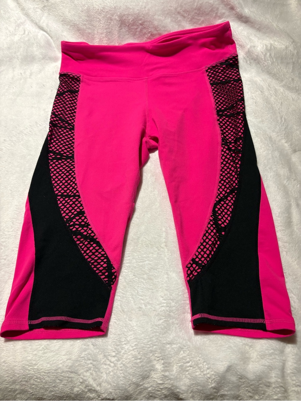 Fabletics Hot Pink & Black Capri Performance Leggings - size Small